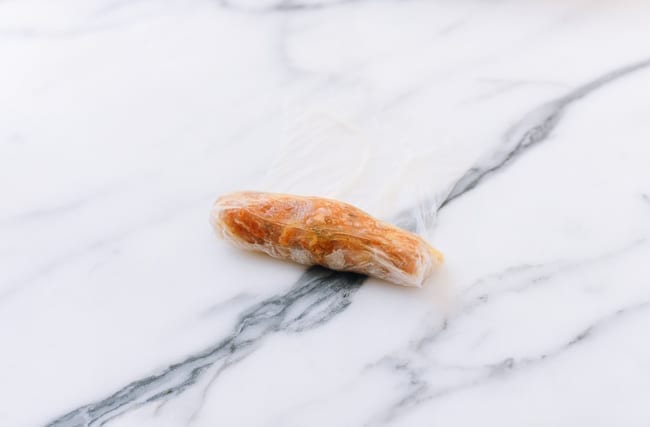 Rolling Vietnamese rice paper roll, jcghk.dfhdjkvfj.cf