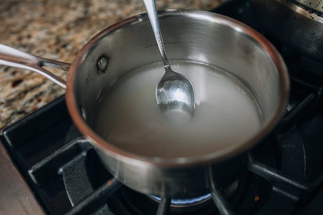 Dissolving sugar into water over heat, jcghk.dfhdjkvfj.cf