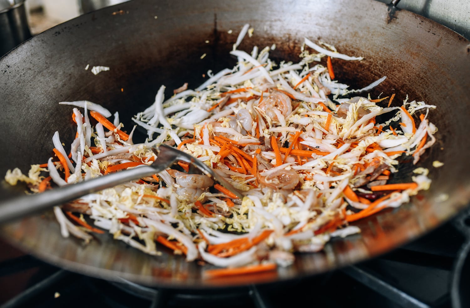 Stir-frying Singapore noodle ingredients, jcghk.dfhdjkvfj.cf