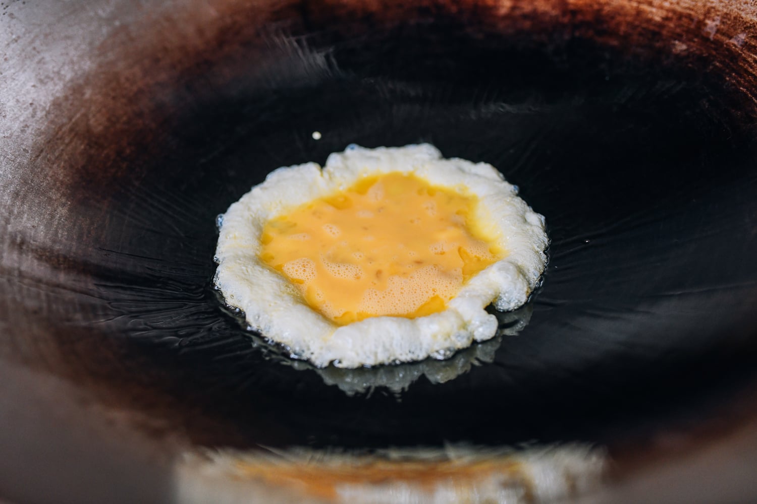 Cooking eggs in wok, jcghk.dfhdjkvfj.cf