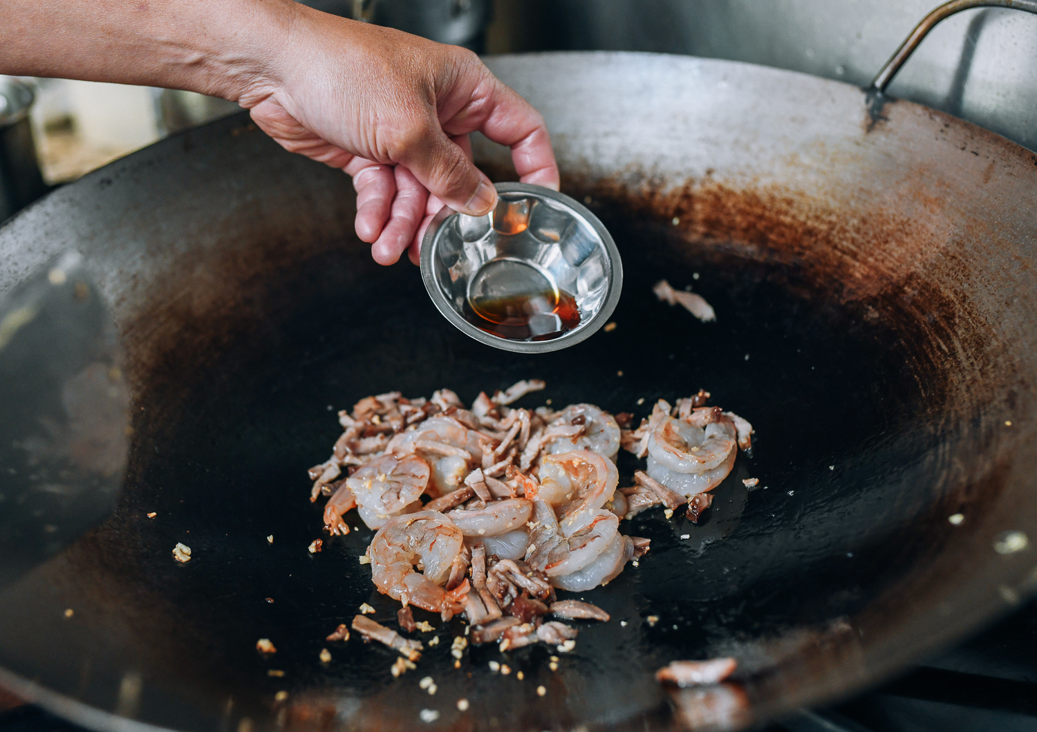 Adding Shaoxing wine to shrimp and pork, jcghk.dfhdjkvfj.cf