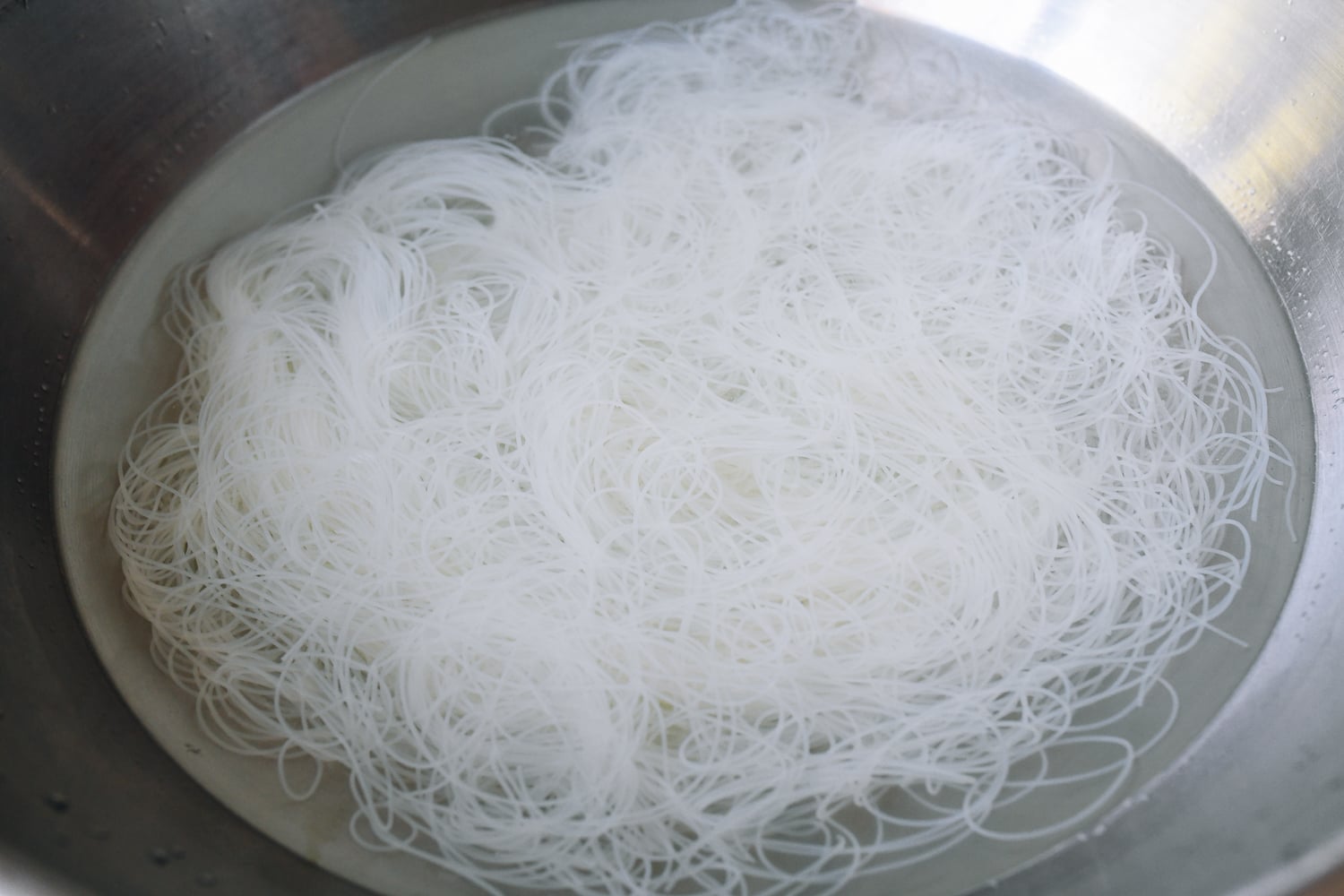 Soaking rice noodles, jcghk.dfhdjkvfj.cf