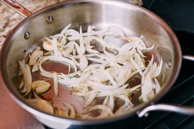 Cooking onions and garlic in skillet, jcghk.dfhdjkvfj.cf