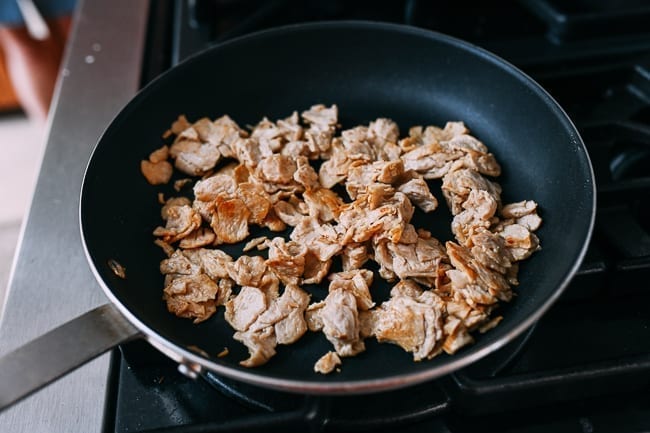 Browning pieces of seitan in nonstick pan, jcghk.dfhdjkvfj.cf