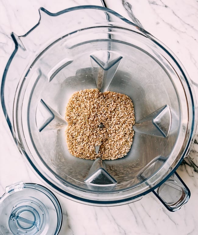 Brown rice grains in blender, jcghk.dfhdjkvfj.cf