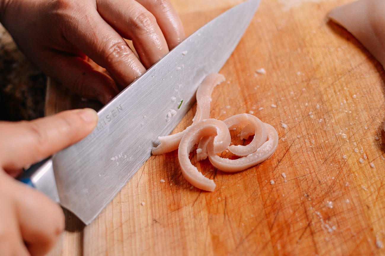 Slicing blanched pork skin, jcghk.dfhdjkvfj.cf