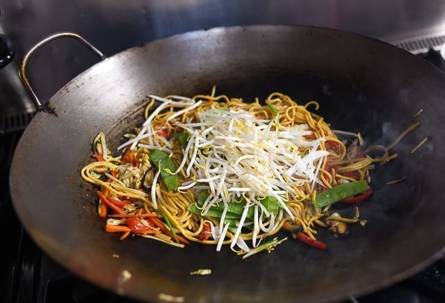 Adding bean sprouts to lo mein, jcghk.dfhdjkvfj.cf