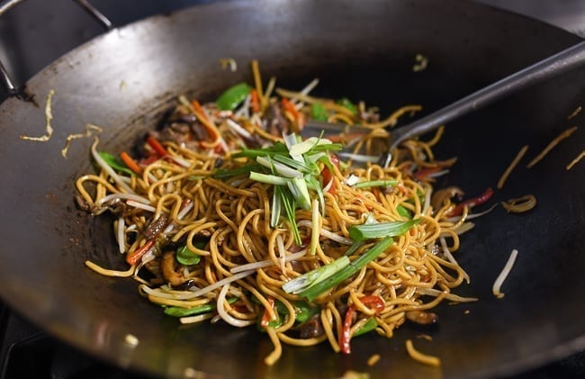 Adding green parts of scallions to lo mein, jcghk.dfhdjkvfj.cf