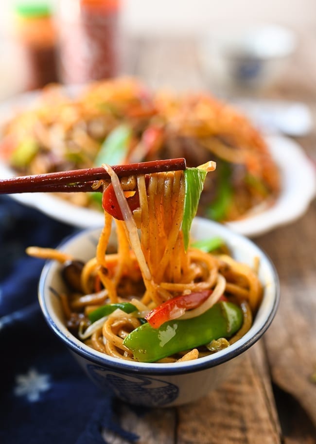 Lifting lo mein with chopsticks, jcghk.dfhdjkvfj.cf