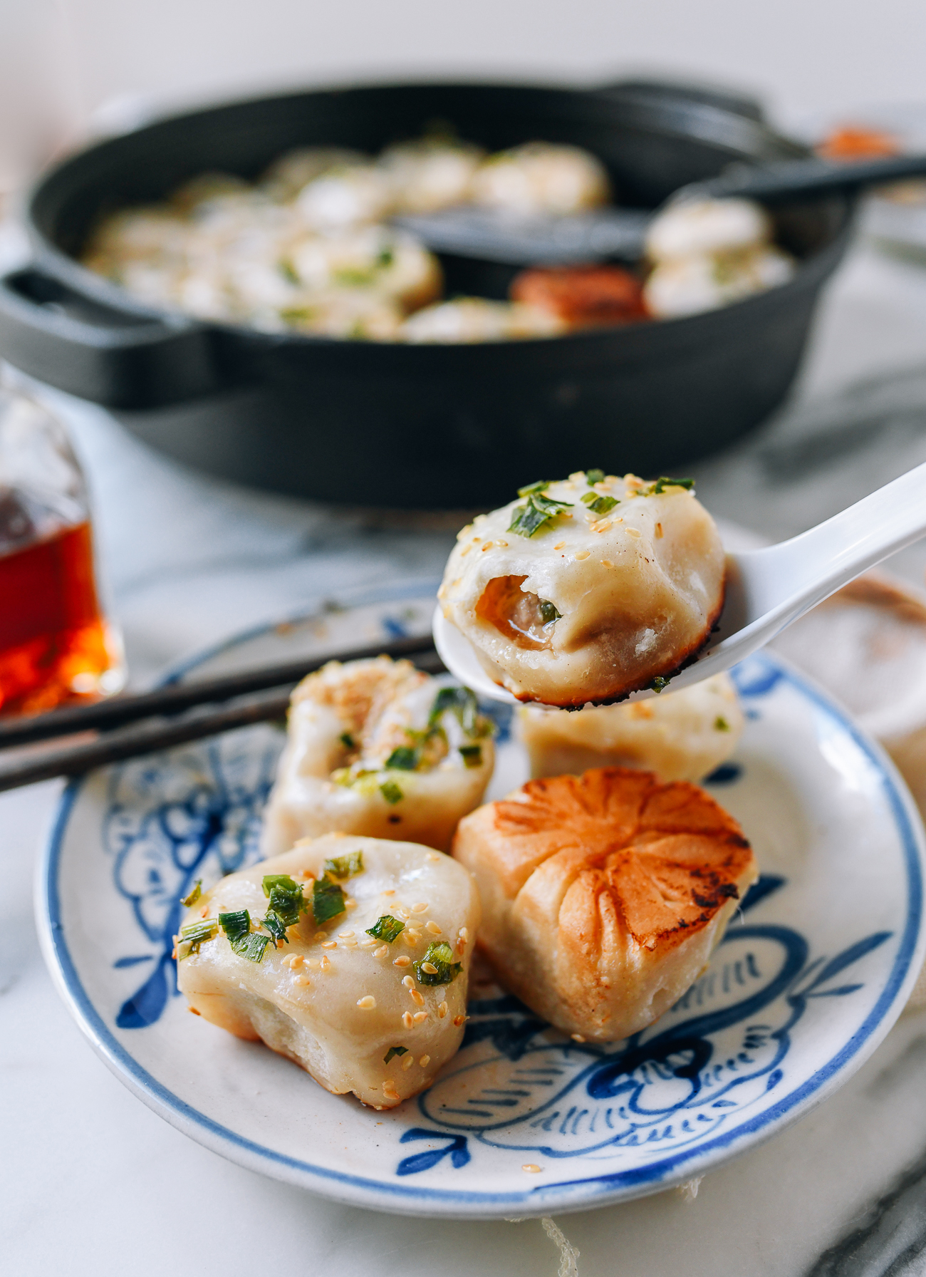 Shanghai Pan-fried Pork Bun (Shengjian Mantou) with soup inside, jcghk.dfhdjkvfj.cf