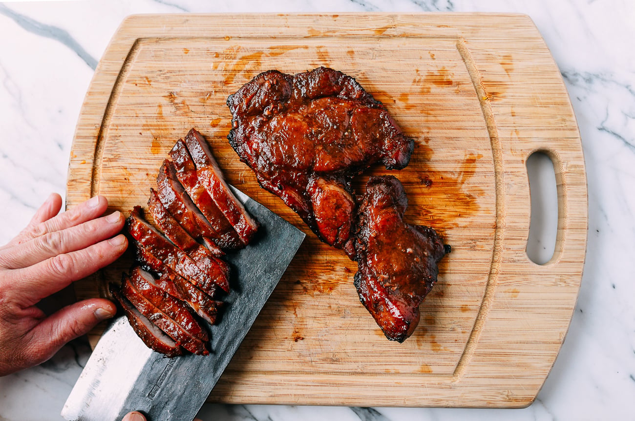 Slicing boneless pork ribs