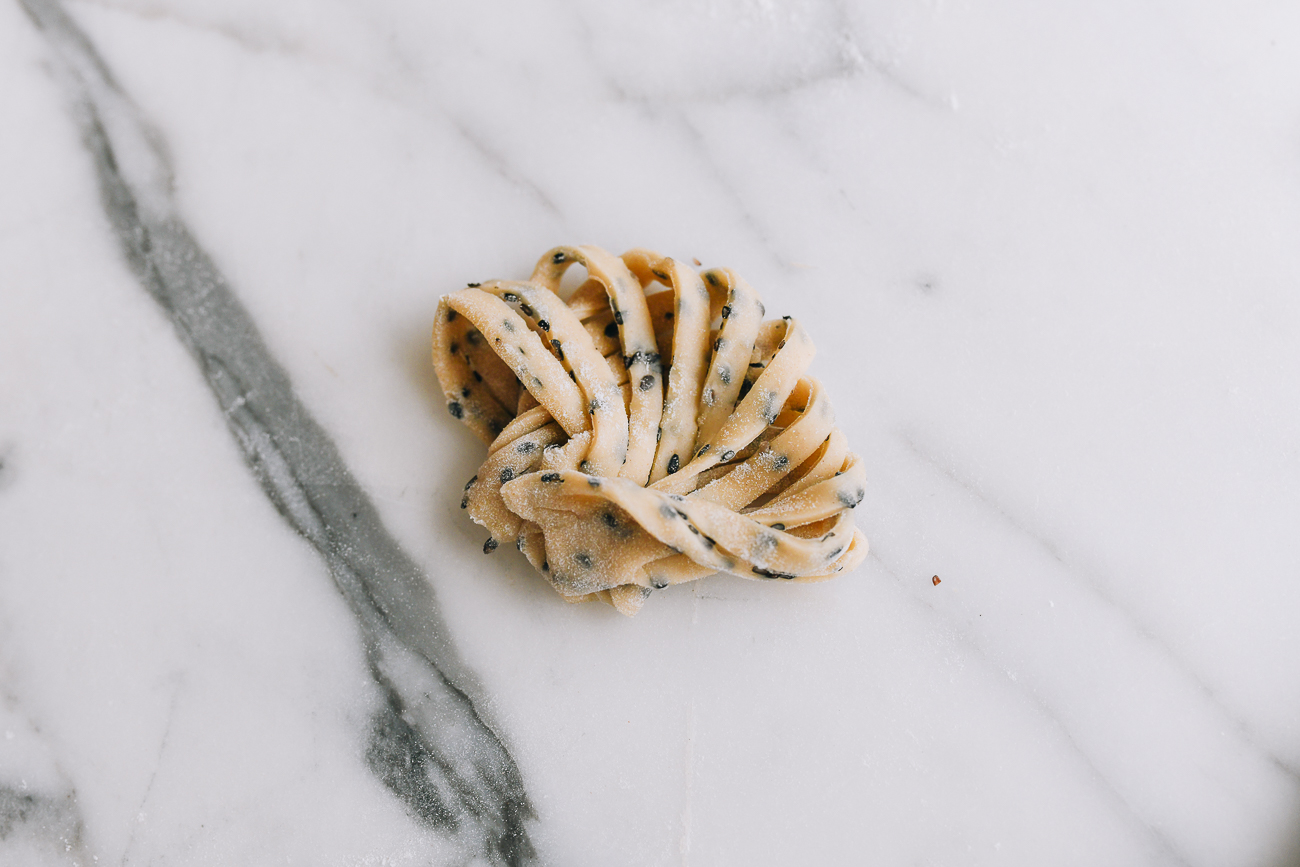 Fan-shaped sesame dough