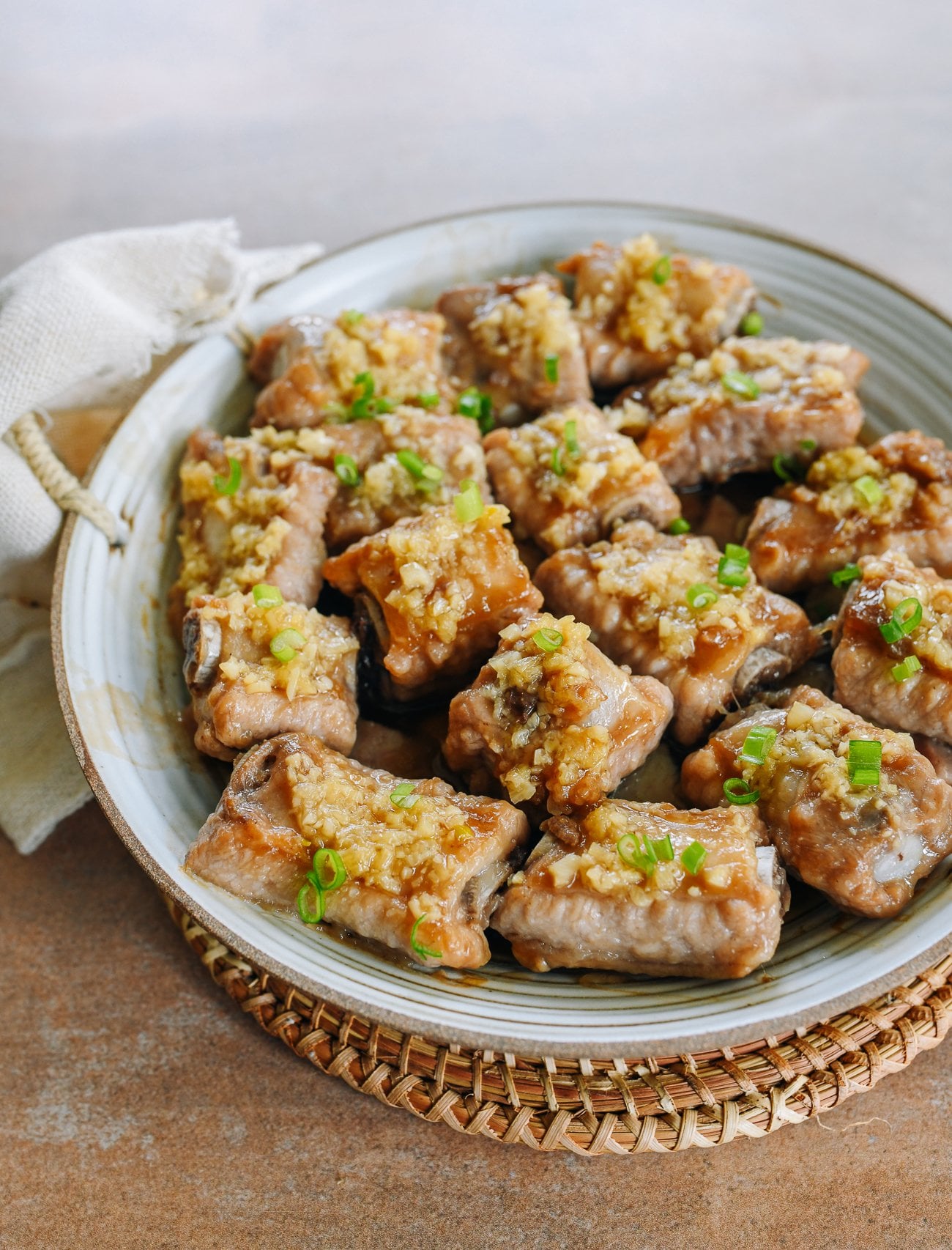 Chinese steamed pork ribs with garlic