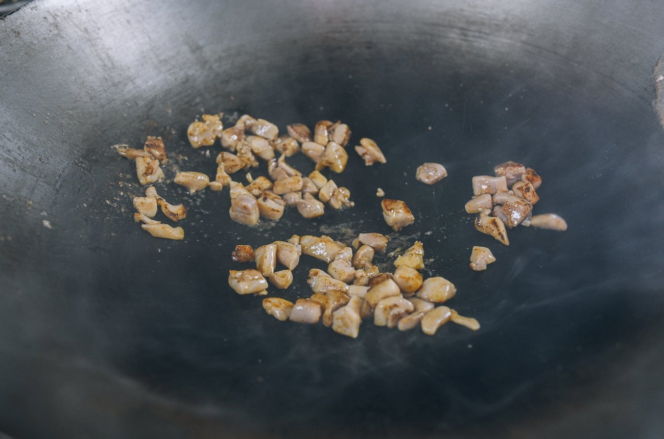 cooking chicken in wok