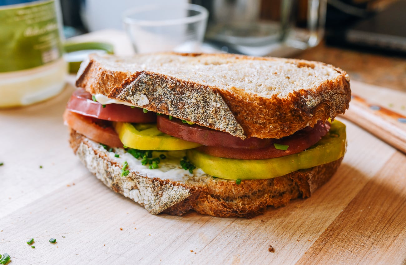 tomato sandwich