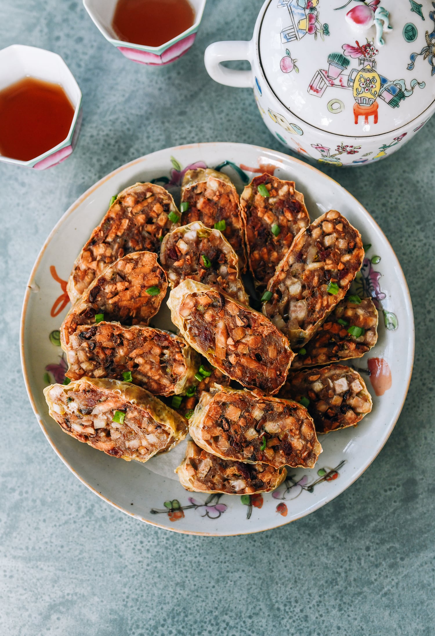 Hakka Taro Roll