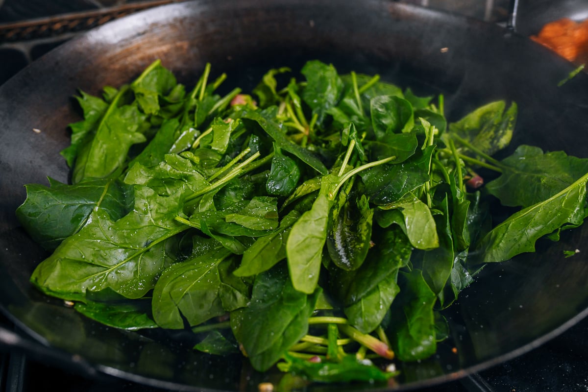 Stir-frying spinach