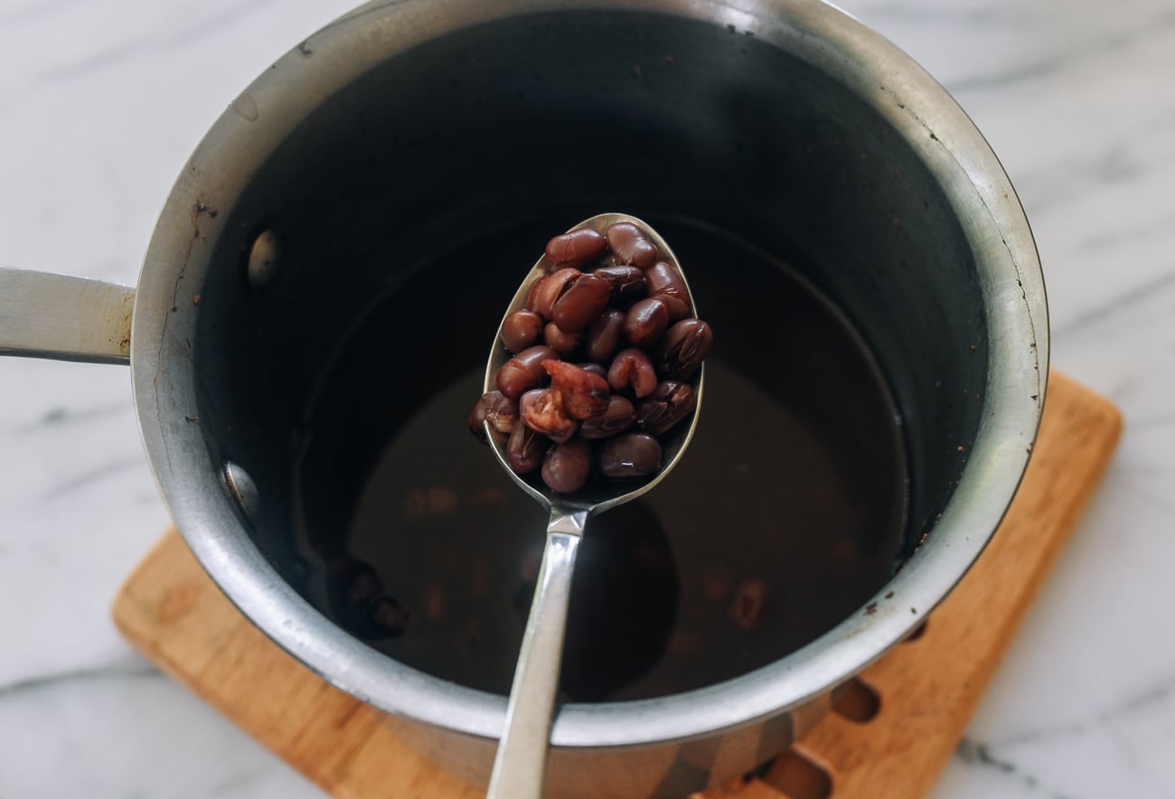 cooked red beans in pot